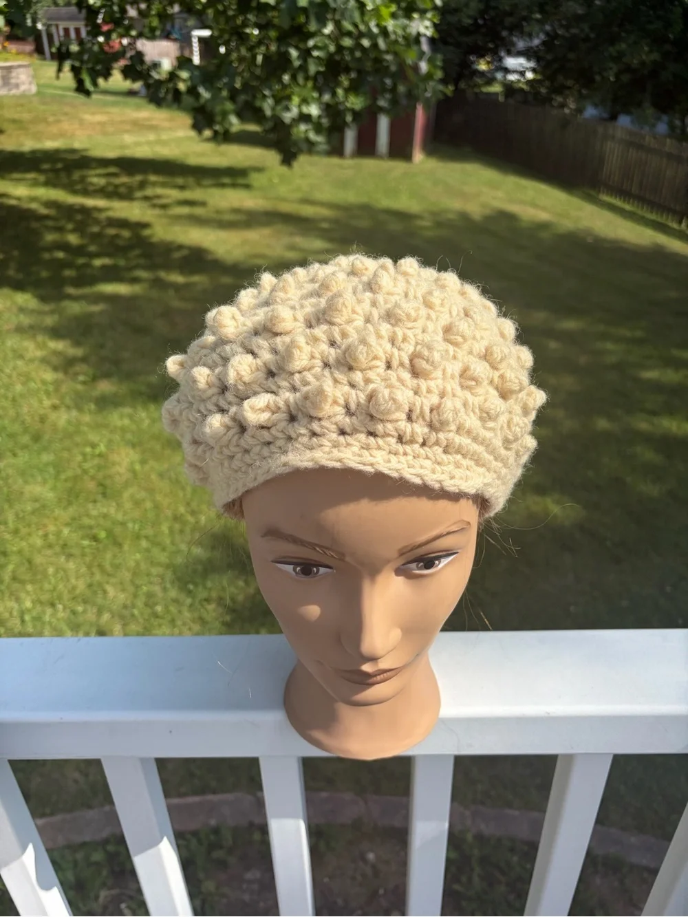 Vintage cream knobby knitted Italian wool mermaidcore beret winter hat